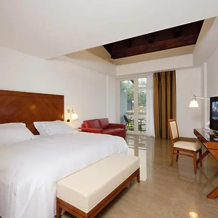 Otel Eleonora 4*